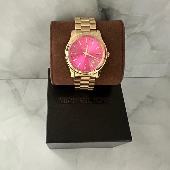 NWT Michael Kors MK5801 Watch